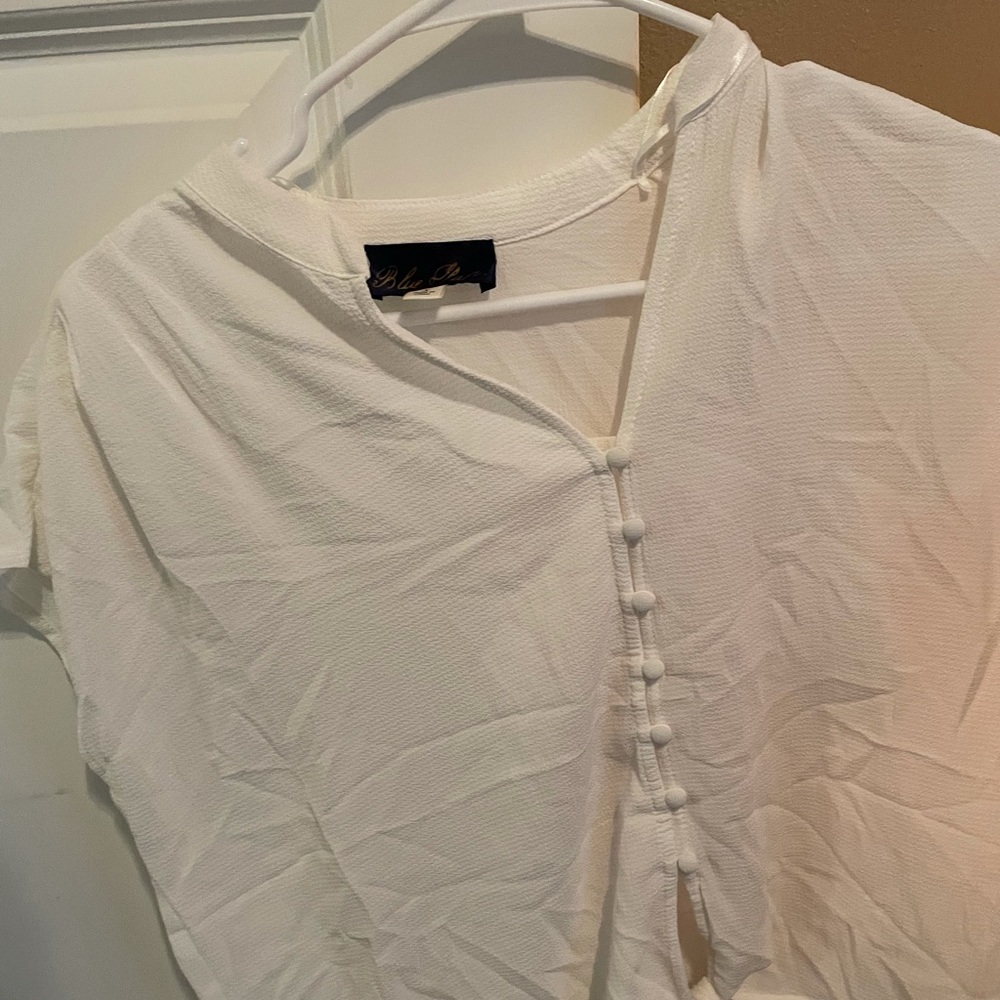 WHITE BUTTON UP BLOUSE